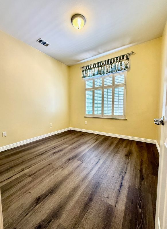 Building Photo - 1319 Jacaranda Cir
