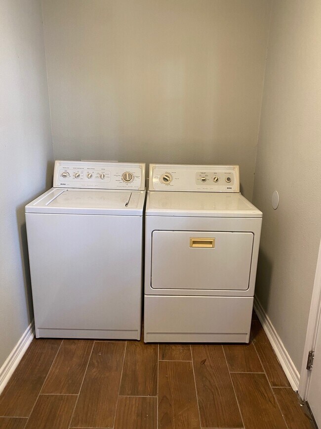 Building Photo - 4603 Hickory Downs Dr