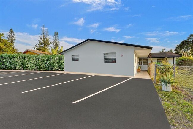 Building Photo - 5310 NW 16th St