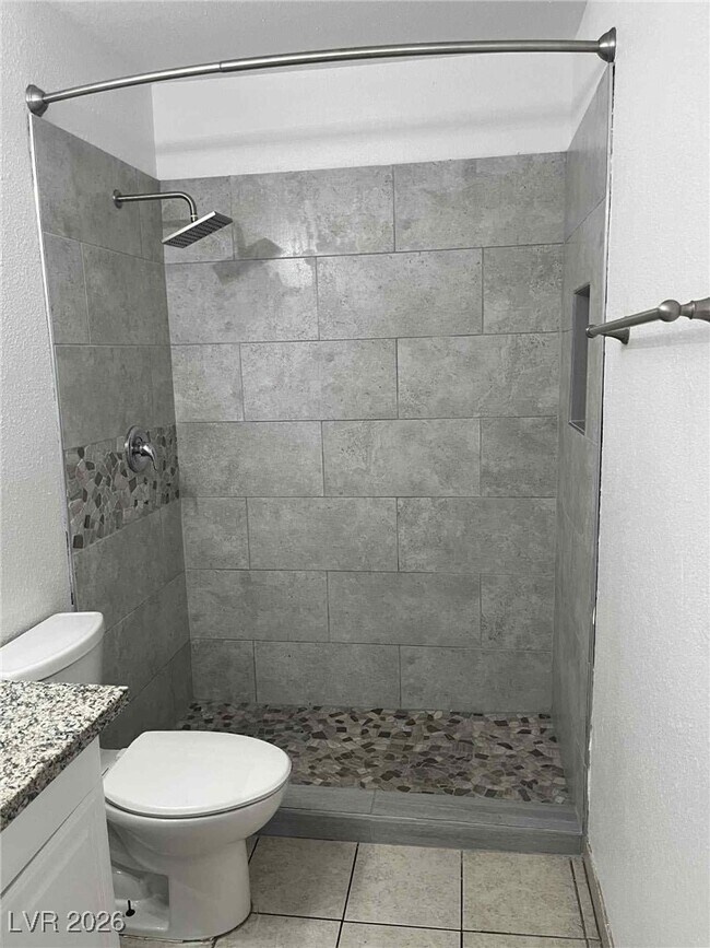 Building Photo - 3371 Brussels St