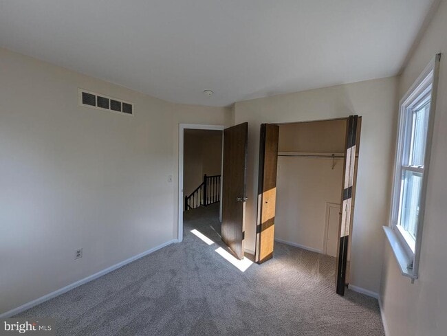 Building Photo - 830 Woodcrest Dr