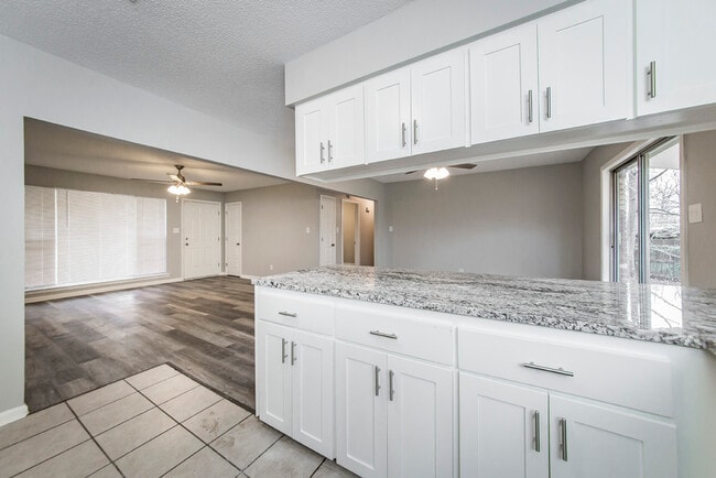 Building Photo - 17 Chalet St