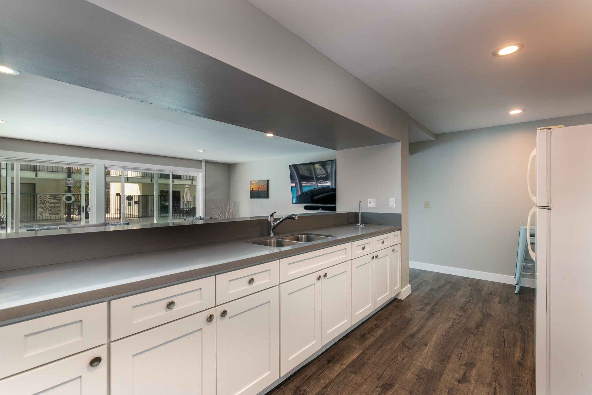 Kitchen in recreation room - 1720 Ardmore Ave