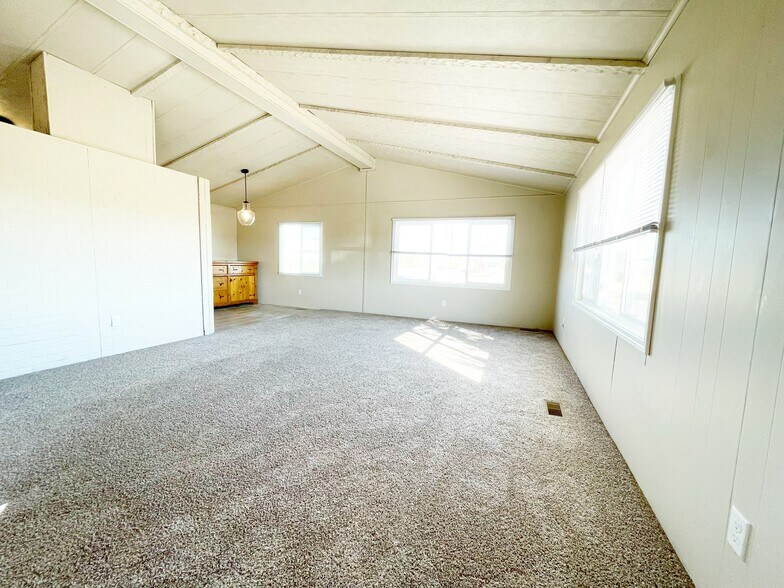 Large Family Room - 3512 Welchester Dr