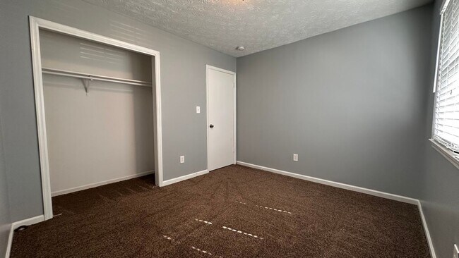Building Photo - Spacious 4-Bedroom, 3-Bath Home with Moder...