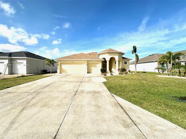 Building Photo - 9423 Rosebud Cir