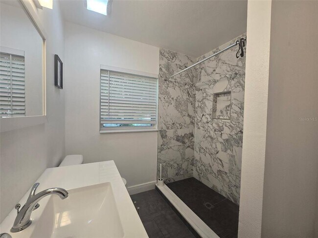 Building Photo - 2909 Hargill Dr