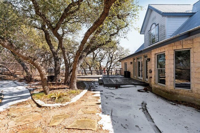 Building Photo - 310 Co Rd 317