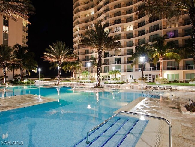 Building Photo - 3000 Oasis Grand Blvd