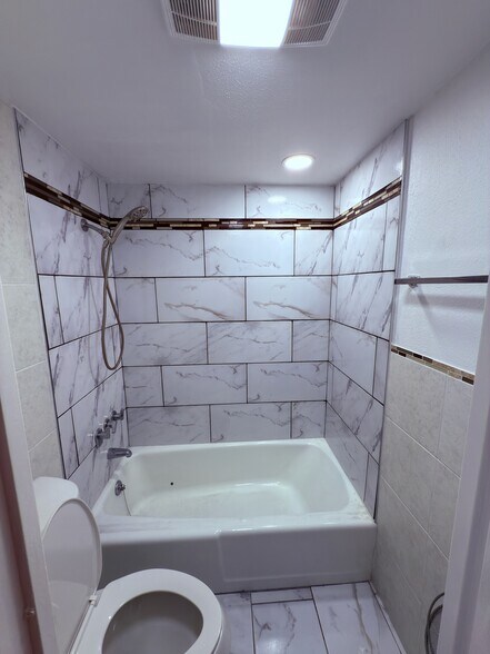Building Photo - 7520 Hornwood Dr