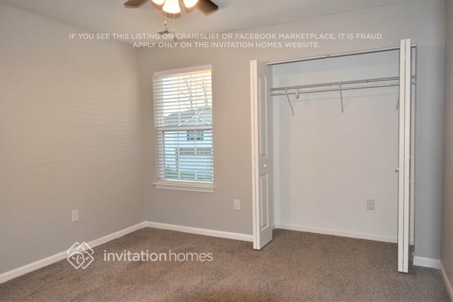 Building Photo - 237 S Great White Way