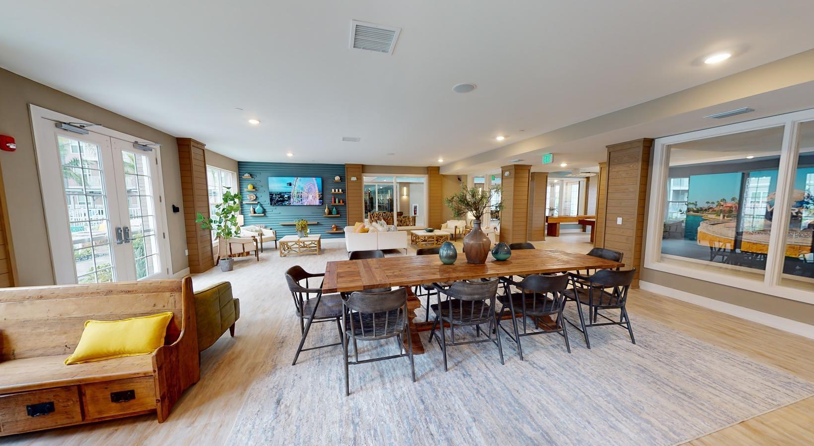 Building Photo - 5885 Lakehurst Dr