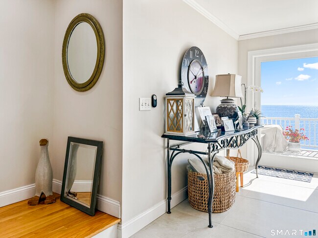 Building Photo - 41 Hillside Ave