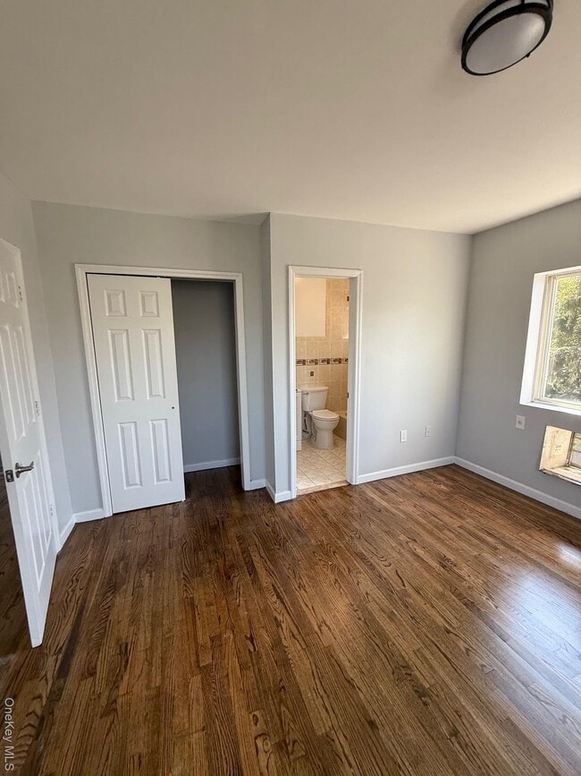 Building Photo - 89-06 S Conduit Ave