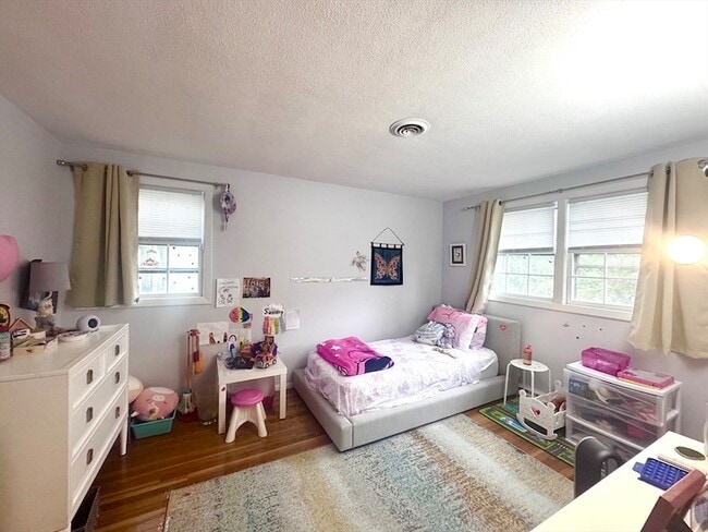 Building Photo - 11 Tirrell Crescent