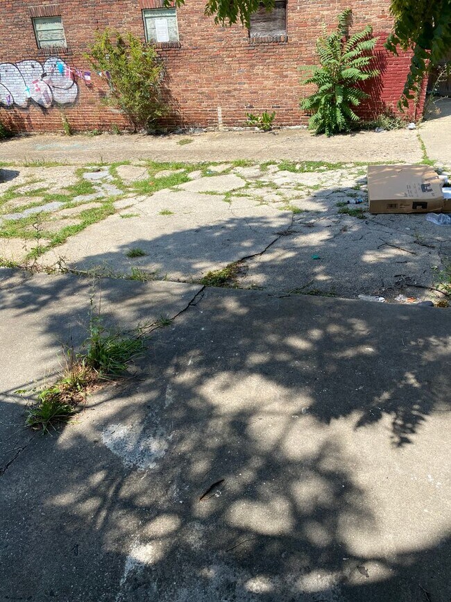 Building Photo - 2504 N Calvert St