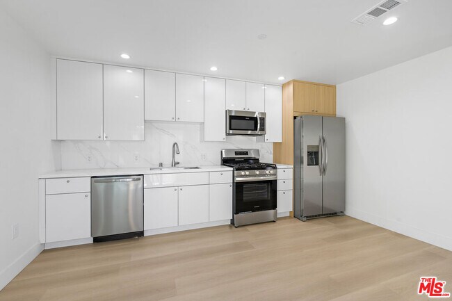 Building Photo - 10963 Calvert St