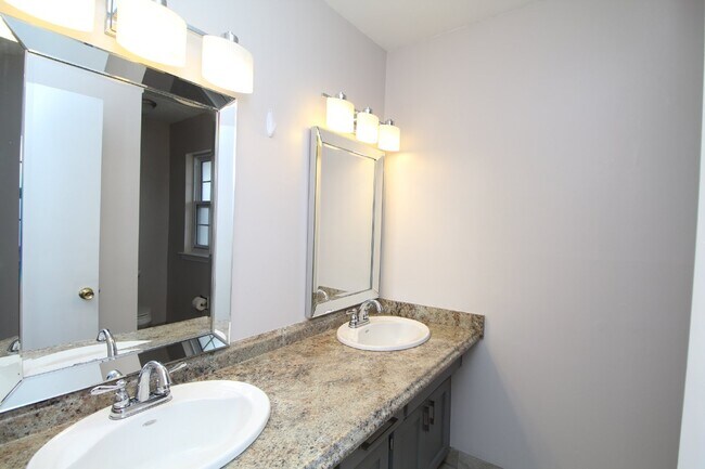 Building Photo - Pool Home with Office, Two Primary Suites ...