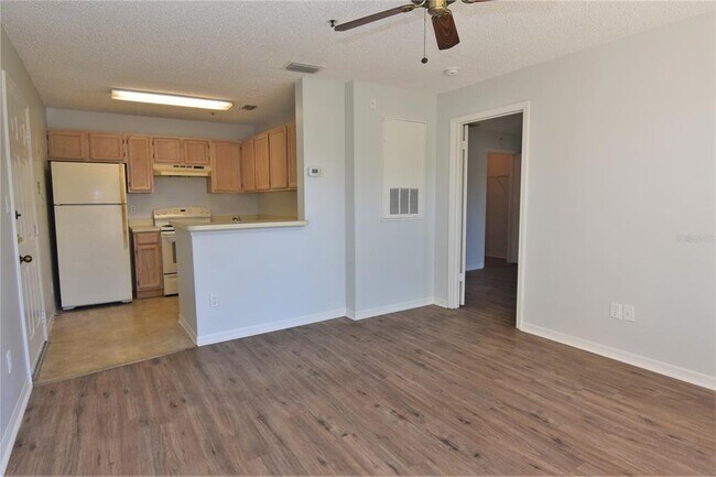 Building Photo - 4021 Crockers Lake Blvd