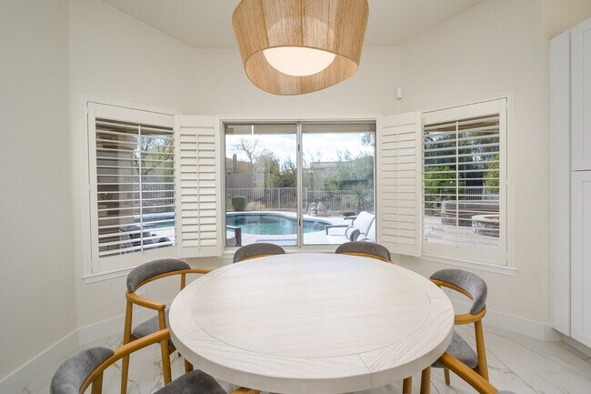 Building Photo - 9375 E Sutherland Way