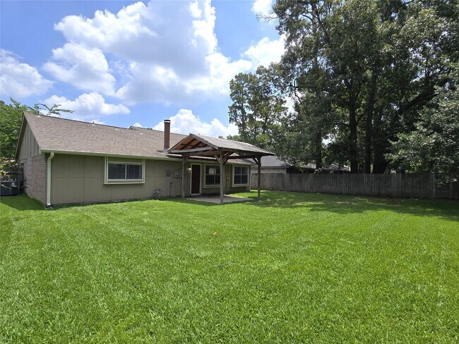 Building Photo - 24015 Farm Hill Dr