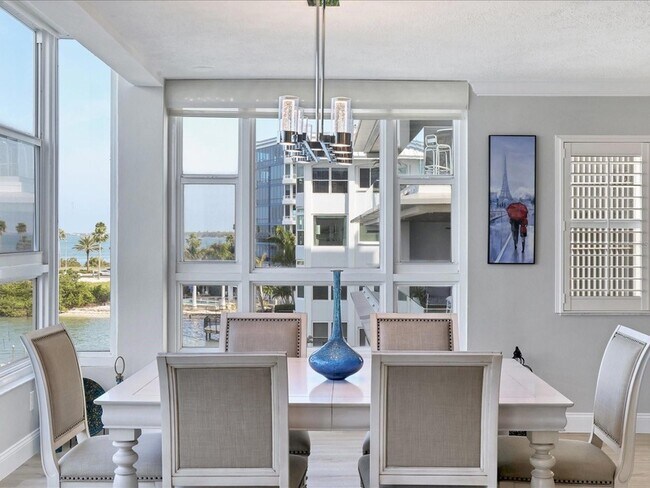Building Photo - 226 Golden Gate Point