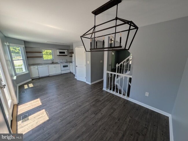 Building Photo - 15300 Gunsmith Terrace