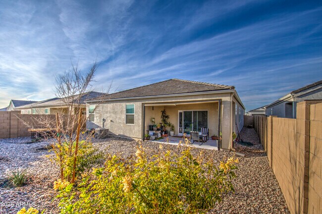 Building Photo - 5267 E Diatomite Dr