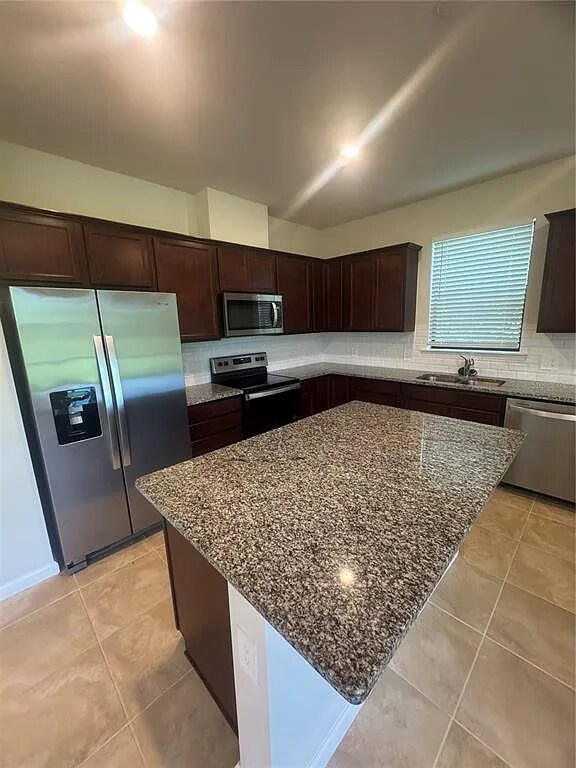 Building Photo - 6134 Bluestar Ct