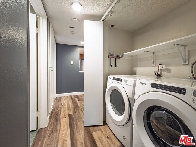 Building Photo - 625 E Del Mar Blvd