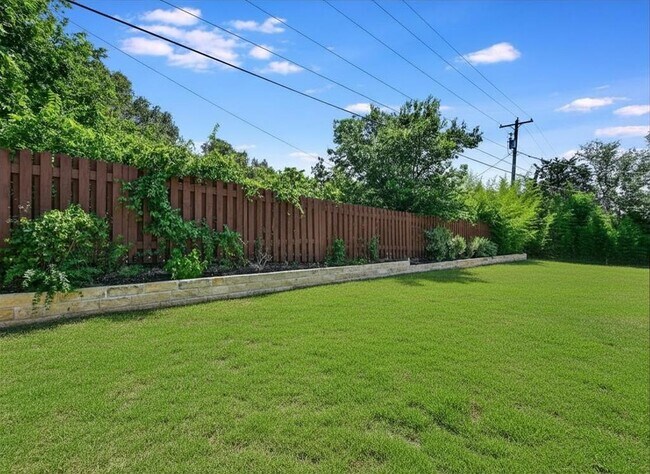 Building Photo - 15208 Bowling Ln