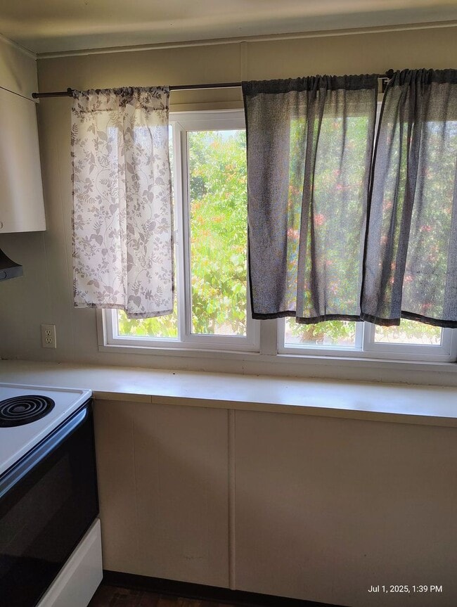 Building Photo - Quiet 2bedroom 1 bath mobile in Country