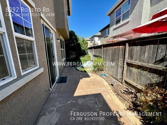 Building Photo - 8392 Roseto Rd