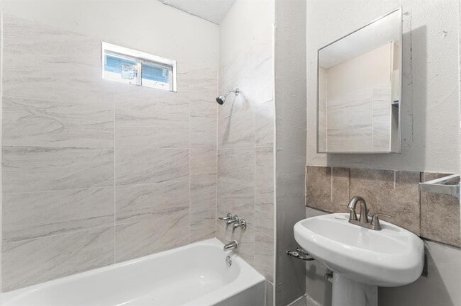 Building Photo - 6818 Avenue C
