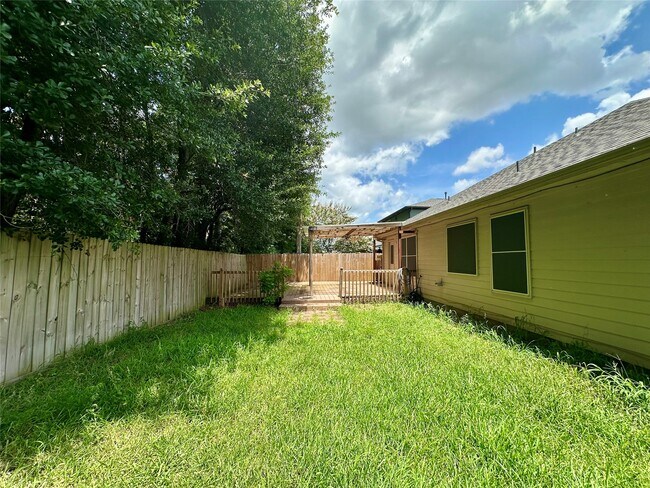 Building Photo - 21907 Willow Downs Dr