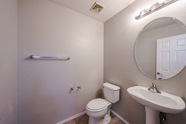 Building Photo - Welcome to this spacious 4 bedroom, 2.5 ba...