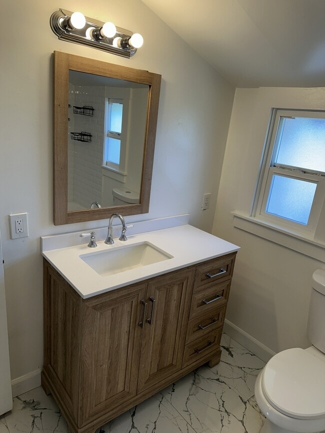 Building Photo - Ceres 3 bed 2 bath 2 story home