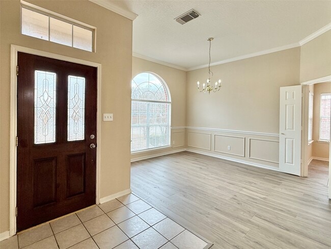 Building Photo - 25335 Rayford Crest Dr