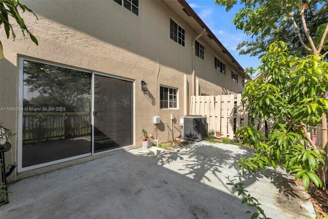 Building Photo - 7640 NW 182nd Terrace
