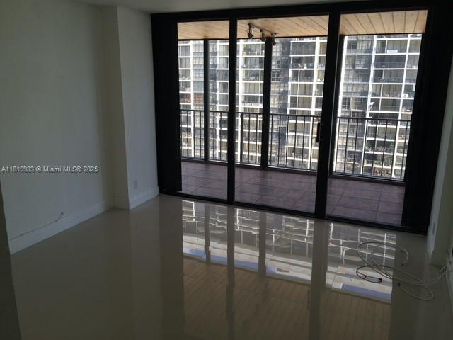 Building Photo - 1915 Brickell Ave