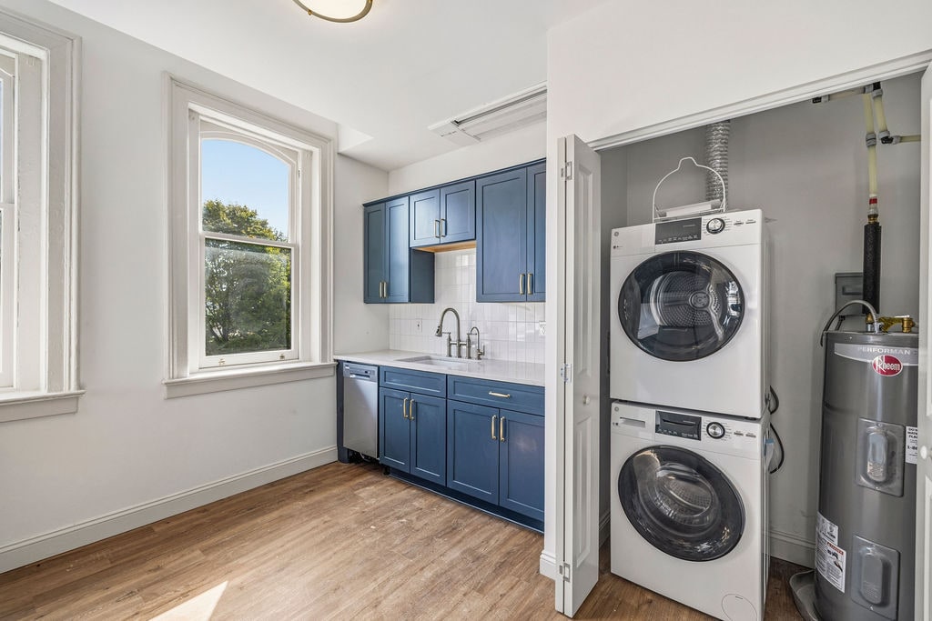 Unit 2 Kitchen - 319 Connecticut St