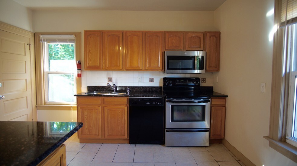 Building Photo - 47 Carolina Ave