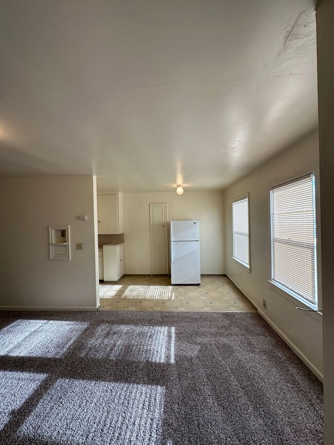 Building Photo - Charmholm