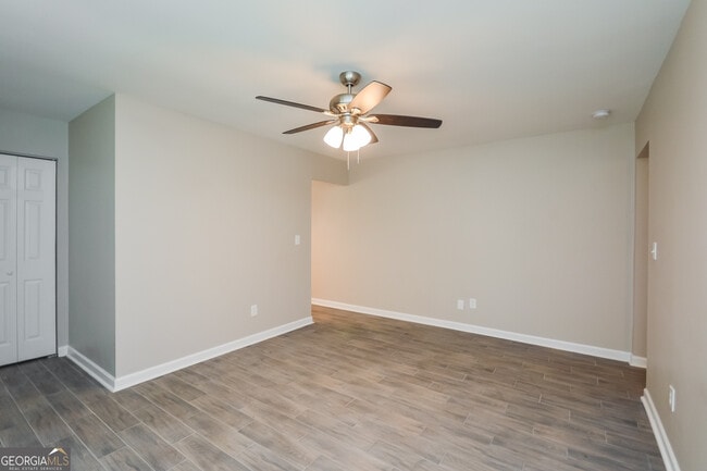Building Photo - 1534 Flicker Rd