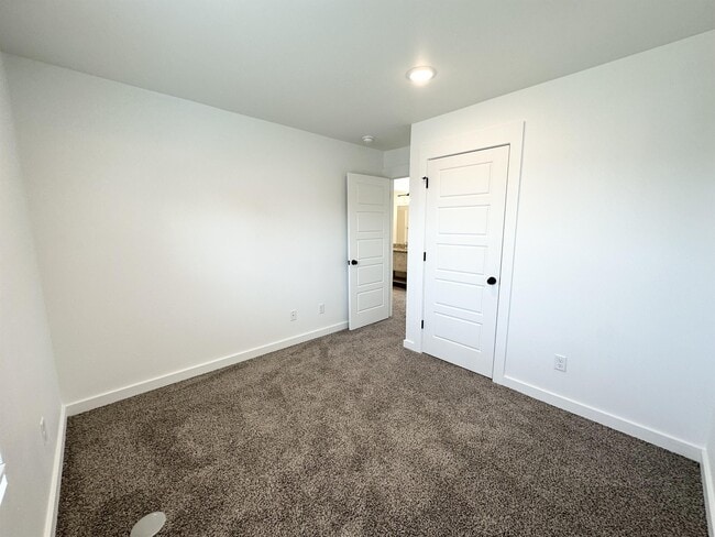 Building Photo - 1070 Boardwalk