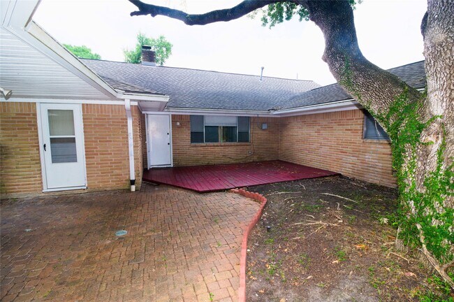 Building Photo - 1030 Montour Dr