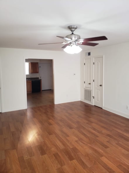 Building Photo - 1616 Hickory Ave