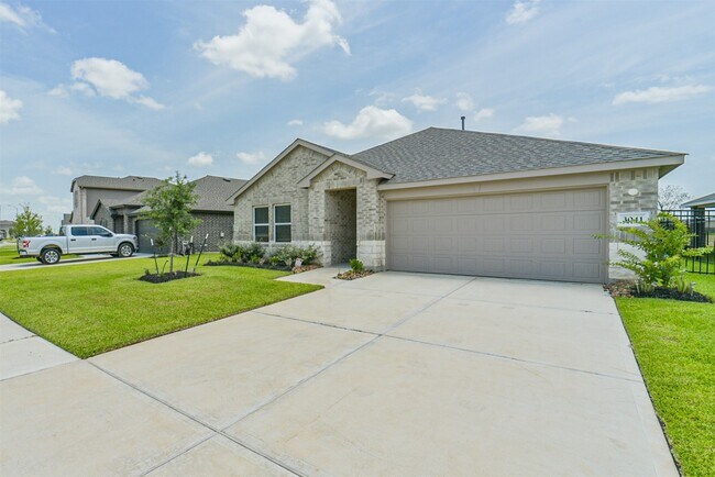 Building Photo - 3041 Emerald Ocean Dr
