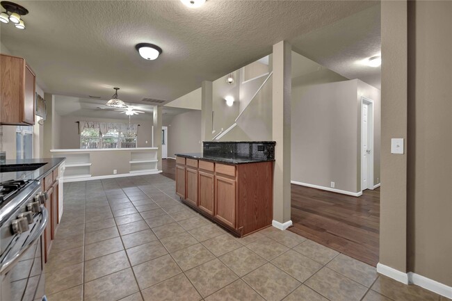 Building Photo - 2706 Woodspring Forest Dr