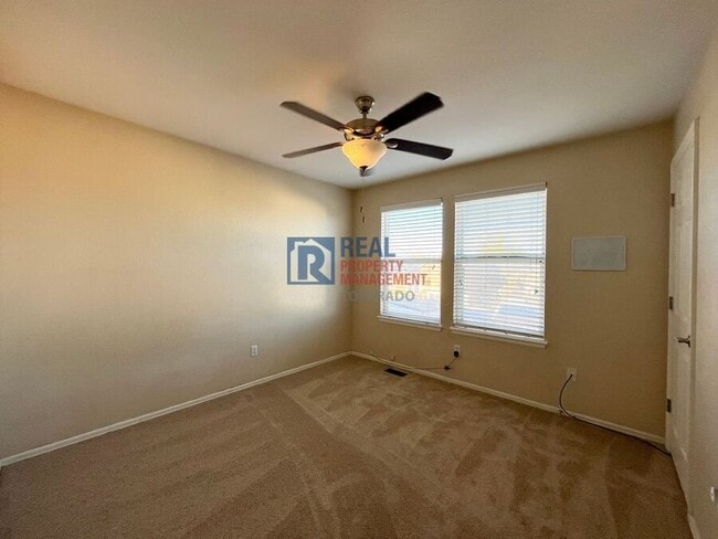 Building Photo - 5225 Deephaven Ct